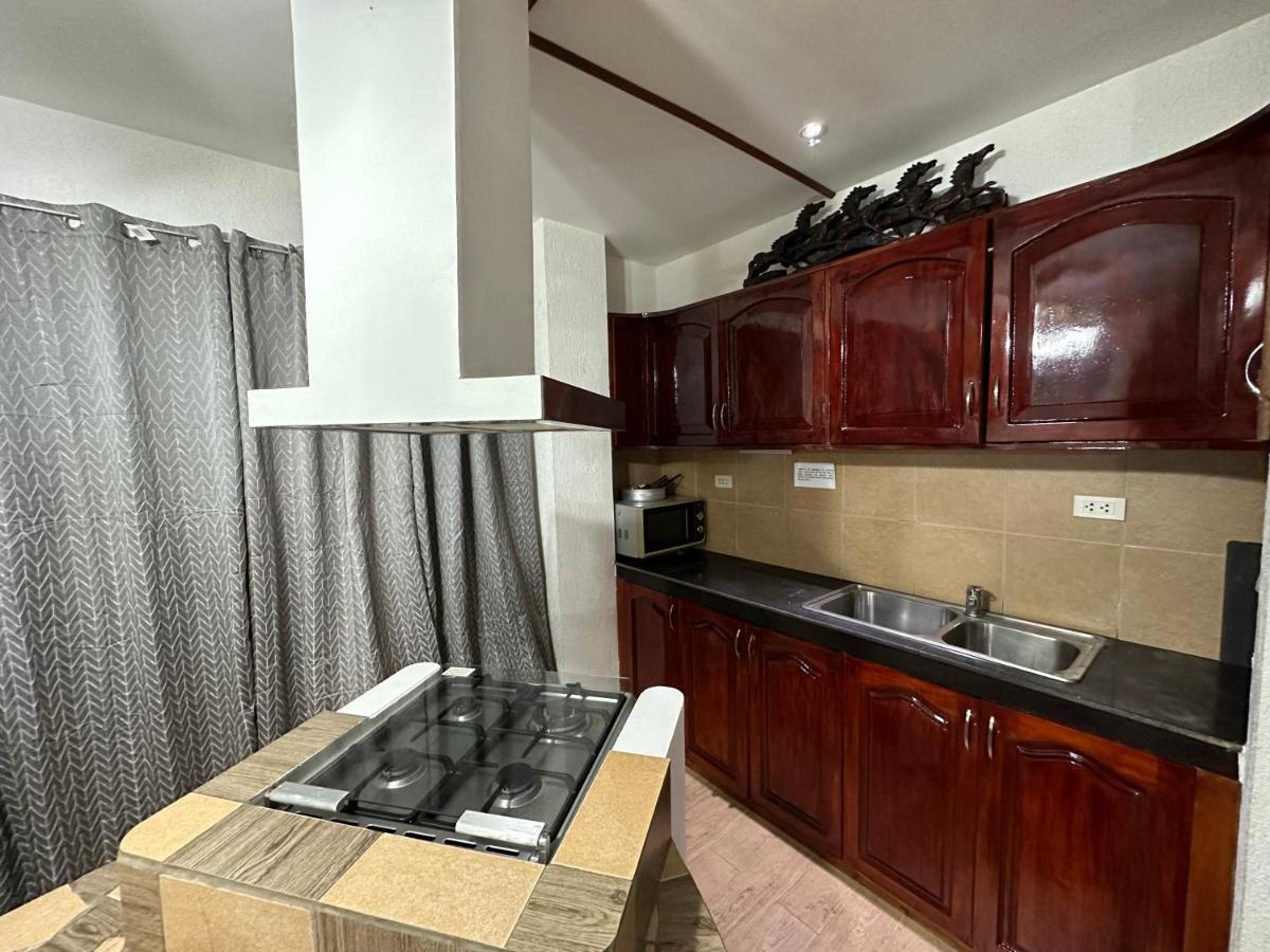 Alona Park Residence - 3 Bedroom Apartment- Alex And Jesa Unit Panglao Bagian luar foto