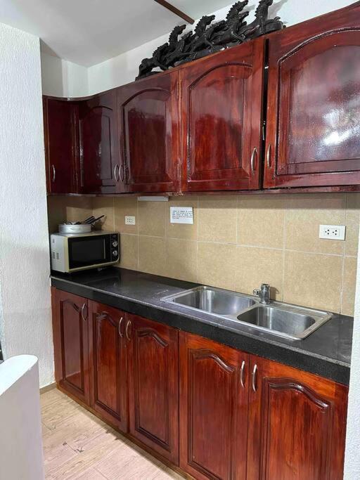 Alona Park Residence - 3 Bedroom Apartment- Alex And Jesa Unit Panglao Bagian luar foto