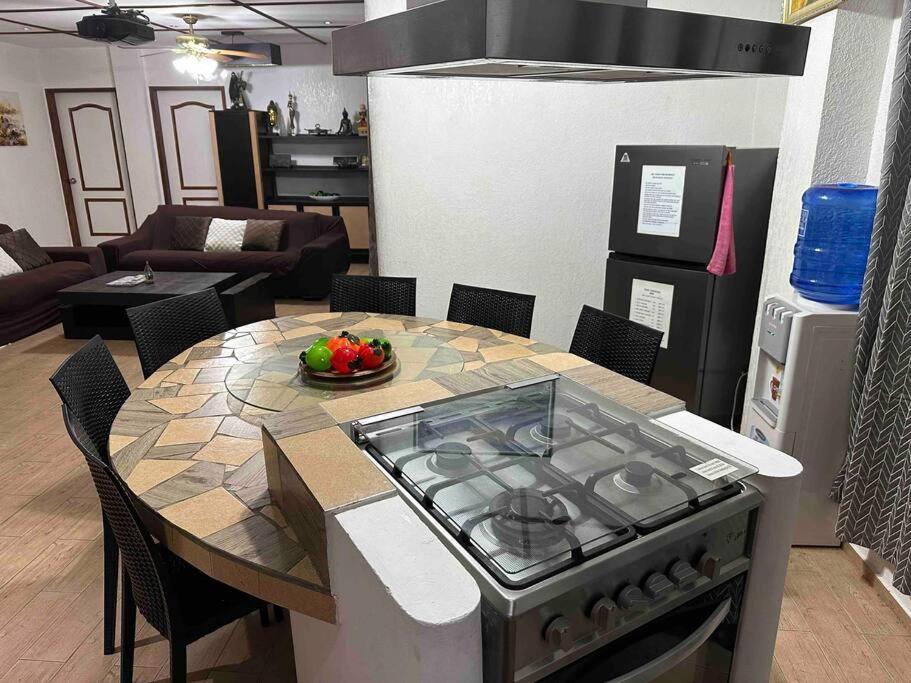 Alona Park Residence - 3 Bedroom Apartment- Alex And Jesa Unit Panglao Bagian luar foto